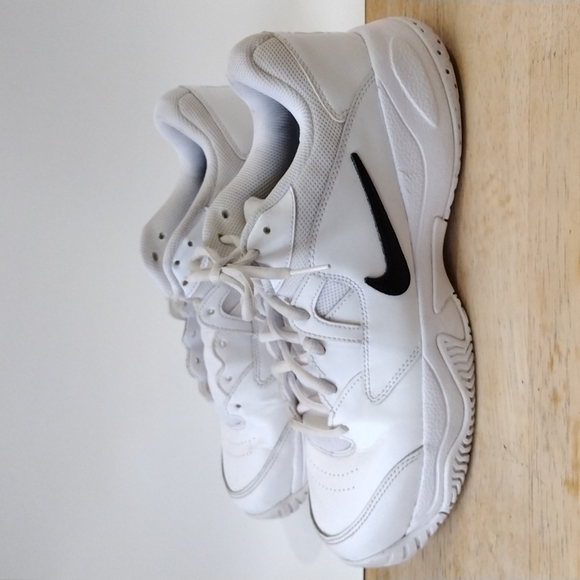 Other - Nike,court lite 2 sneakers for tennis.